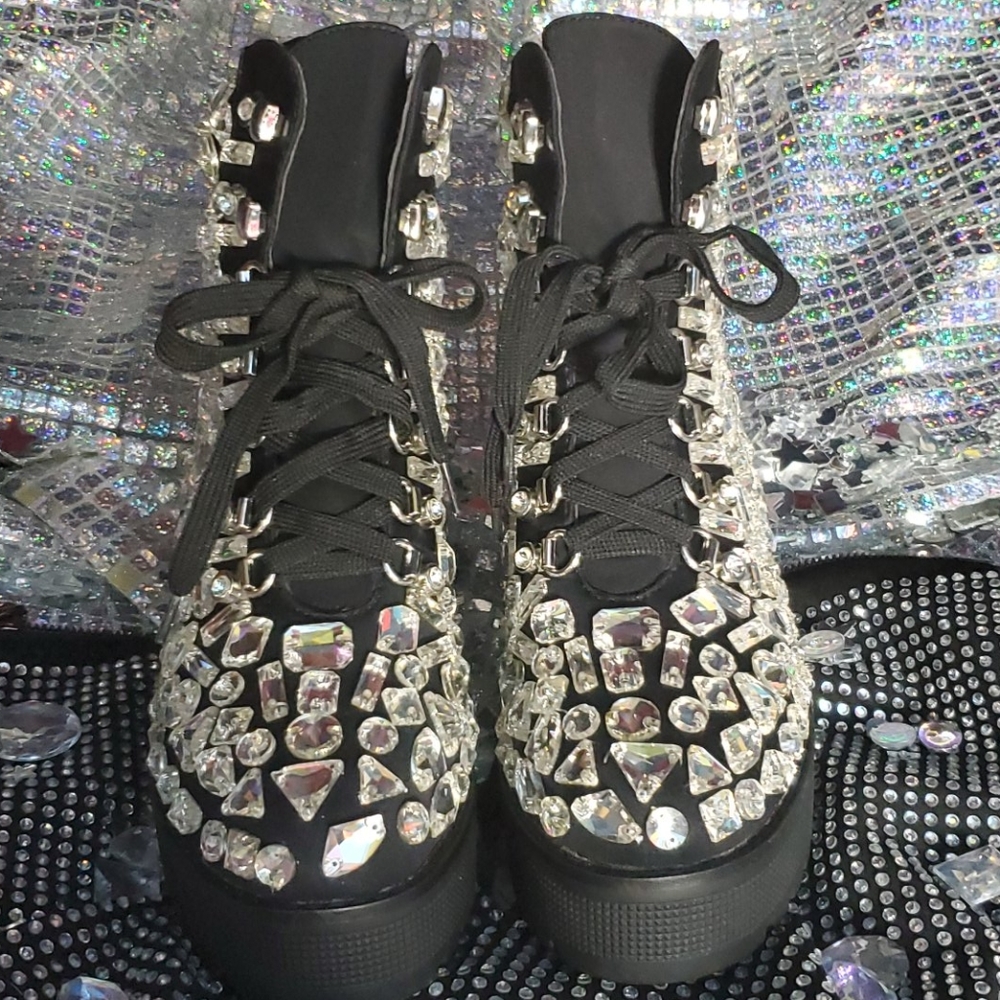 BOOTS - Picture 4 of 15